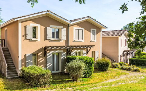 Barbaste 602: Zuhause, Estate, Hütte, Garten, Rasen, Vorort, Garten, Landscaping, Bauernhaus, Villa