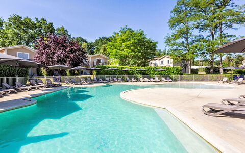 Barbaste 602: Schwimmbad, Wohngebiet, Resort, Thermae, Estate, Garten, Gartenmöbel, Landscaping, Schatten, Eco Hotel