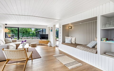 Varnava - 300M from the Sea: Interior Design, Möbel, Flooring, Fussboden, Holz, Decke, Holzboden, Couch, Zimmer, Wohnzimmer
