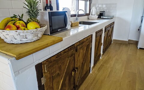Mar de Cristal Playa Honda 500: Holz, Möbel, Cabinetry, Flooring, Countertop, Fussboden, Schrank, Schublade, Holzbeize, Küche