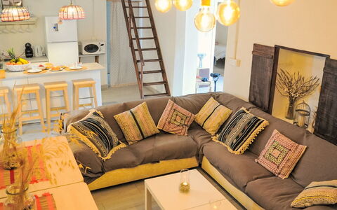 Mar de Cristal Playa Honda 500: Möbel, Interior Design, Couch, Flooring, Fussboden, Wand, Holz, Zimmer, Wohnzimmer, Decke