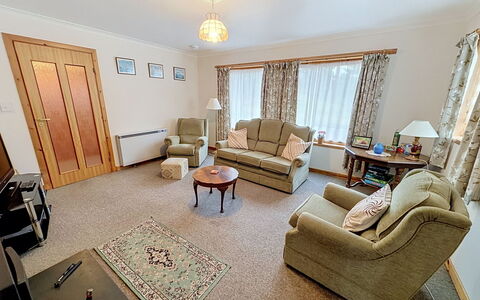 Glencarr: Möbel, Interior Design, Fussboden, Flooring, Zuhause, Zimmer, Couch, Beleuchtung, Decke, Wohnzimmer