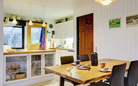 Aasta - 500M from the Sea: Möbel, Interior Design, Flooring, Holz, Decke, Light Fixture, Küche, Fussboden, Zimmer, Countertop