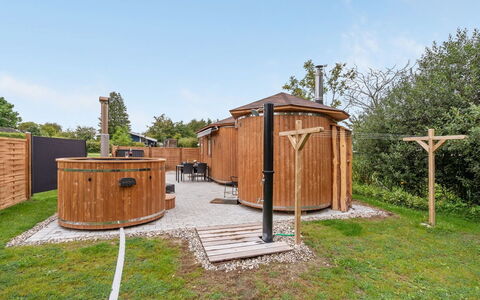 Ingebore - 500M from the Sea: Holz, Holzbeize, Gartenbauten, Hartholz, Blockhaus, Schuppen, Garten, Hinterhof, Outdoor Struktur, Holz