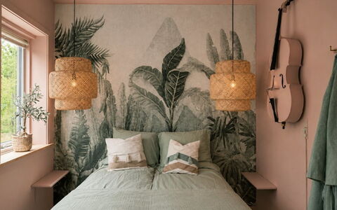 Bine - 200M from the Sea: Interior Design, Schlafzimmer, Bedding, Bettdecke, Kissen, Linens, Bett, Dekokissen, Kissen, Natürliches Material