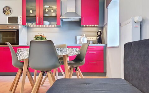 Klaffer am Hochficht 1: Möbel, Interior Design, Flooring, Zimmer, Fussboden, Zuhause, Beleuchtung, Stuhl, Wohnung, Tabelle