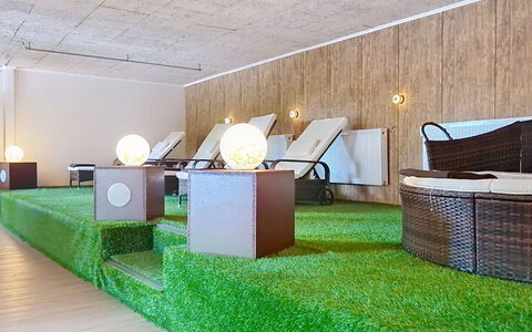 Klaffer am Hochficht 1: Flooring, Fussboden, Interior Design, Decke, Design, Light Fixture, Hartholz, Wohnzimmer, Kunstrasen