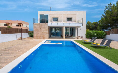 Villa Brisa: Blau, Balkon, Geländer, Wohnung, Zaun, Meer, Resort, Eigentumswohnung, Schwimmbad, Hotel