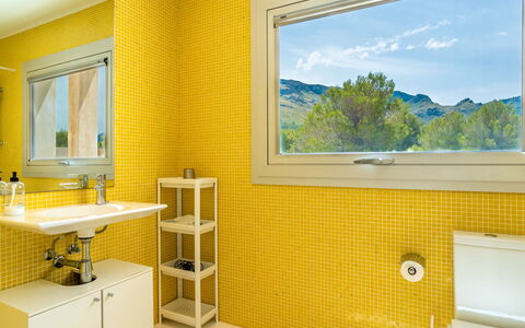 Villa Brisa: Blau, Balkon, Geländer, Wohnung, Zaun, Meer, Resort, Eigentumswohnung, Schwimmbad, Hotel