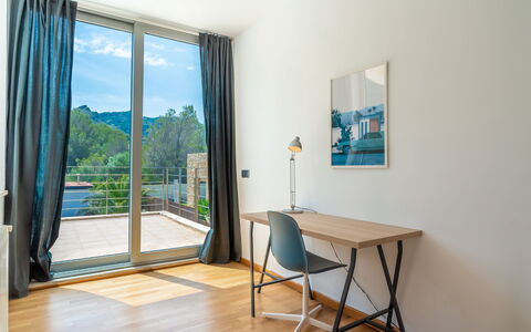 Villa Brisa: Blau, Balkon, Geländer, Wohnung, Zaun, Meer, Resort, Eigentumswohnung, Schwimmbad, Hotel