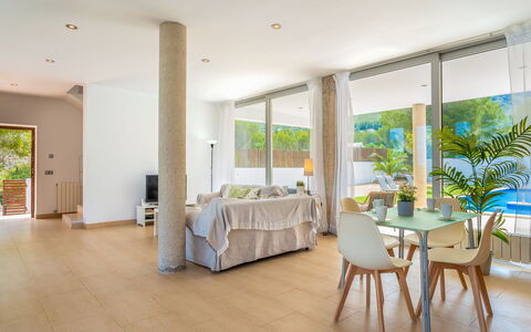 Villa Brisa: Blau, Balkon, Geländer, Wohnung, Zaun, Meer, Resort, Eigentumswohnung, Schwimmbad, Hotel