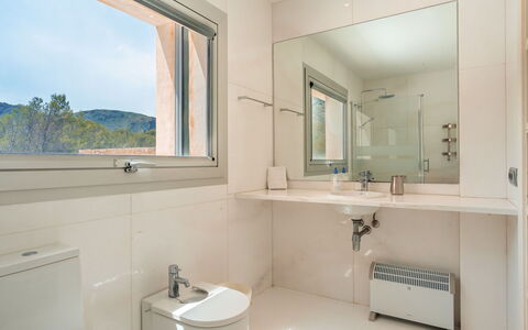 Villa Brisa: Blau, Balkon, Geländer, Wohnung, Zaun, Meer, Resort, Eigentumswohnung, Schwimmbad, Hotel