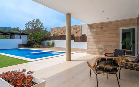 Villa Brisa: Blau, Balkon, Geländer, Wohnung, Zaun, Meer, Resort, Eigentumswohnung, Schwimmbad, Hotel