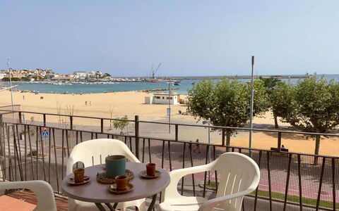 Aubí: Blau, Balkon, Geländer, Wohnung, Zaun, Meer, Resort, Eigentumswohnung, Schwimmbad, Hotel