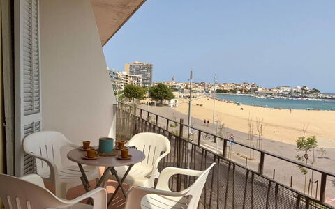 Aubí: Blau, Balkon, Geländer, Wohnung, Zaun, Meer, Resort, Eigentumswohnung, Schwimmbad, Hotel