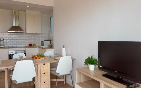Aubí: Blau, Balkon, Geländer, Wohnung, Zaun, Meer, Resort, Eigentumswohnung, Schwimmbad, Hotel