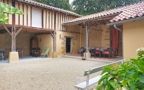 La Ferme de Bordenave: Blau, Balkon, Geländer, Wohnung, Zaun, Meer, Resort, Eigentumswohnung, Schwimmbad, Hotel