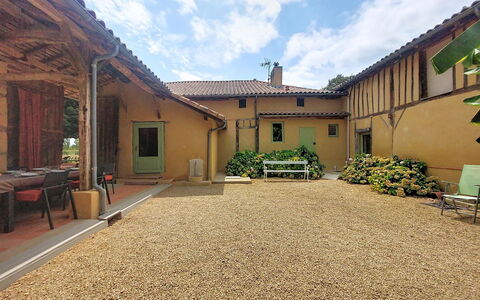La Ferme de Bordenave: Blau, Balkon, Geländer, Wohnung, Zaun, Meer, Resort, Eigentumswohnung, Schwimmbad, Hotel