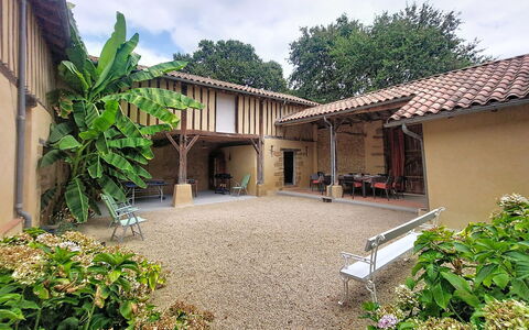 La Ferme de Bordenave: Blau, Balkon, Geländer, Wohnung, Zaun, Meer, Resort, Eigentumswohnung, Schwimmbad, Hotel