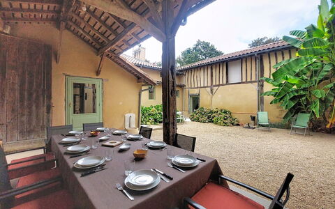 La Ferme de Bordenave: Blau, Balkon, Geländer, Wohnung, Zaun, Meer, Resort, Eigentumswohnung, Schwimmbad, Hotel