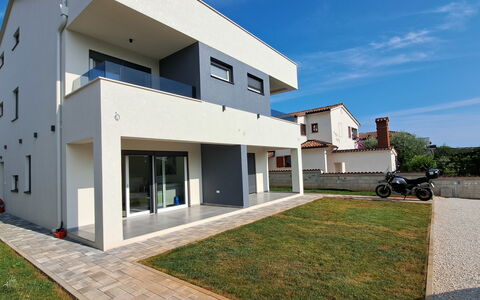 Duplex: Blau, Balkon, Geländer, Wohnung, Zaun, Meer, Resort, Eigentumswohnung, Schwimmbad, Hotel