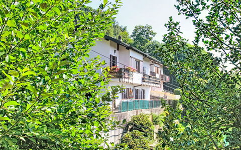 Miazzina 200: Blau, Balkon, Geländer, Wohnung, Zaun, Meer, Resort, Eigentumswohnung, Schwimmbad, Hotel