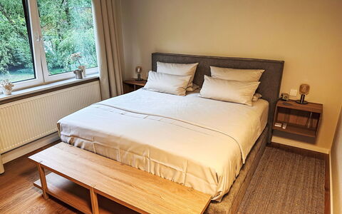 The Oak Suite: Möbel, Flooring, Bett, Interior Design, Fussboden, Schlafzimmer, Holz, Holzboden, Textil, Bedding