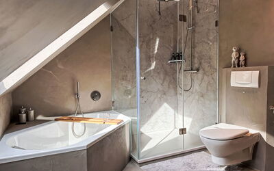 The Oak Suite