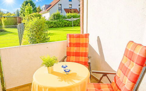 Burhave 201: Möbel, Interior Design, Zuhause, Stuhl, Gartenmöbel, Schatten, Holzbeize, Zimmerpflanze, Kaffetisch, Balkon