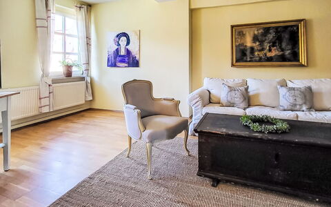 Marktblick: Möbel, Interior Design, Flooring, Fussboden, Couch, Wand, Holz, Zimmer, Wohnzimmer, Holzboden