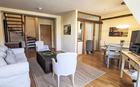 Marktblick: Möbel, Interior Design, Fussboden, Flooring, Zimmer, Holz, Couch, Decke, Holzboden, Wohnzimmer