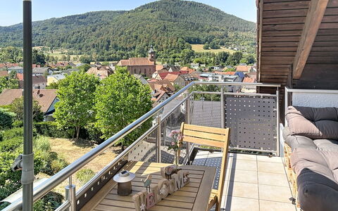 Annette: Balkon, Deck, Geländer, Holzbeize, Gartenmöbel, Veranda, Zimmerpflanze, Zaun
