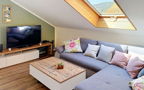 Annette: Möbel, Interior Design, Couch, Flooring, Holz, Fussboden, Wohnzimmer, Zimmer, Zuhause, Beleuchtung
