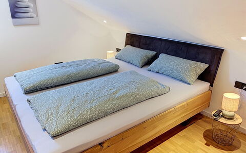 Annette: Bett, Schlafzimmer, Interior Design, Flooring, Bettrahmen, Bedding, Zimmer, Linens, Dekokissen, Kissen