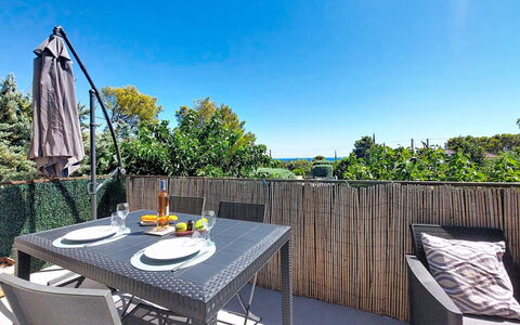 Les Terrasses des Hautsdefonsainte: Möbel, Gartenmöbel, Tabelle, Tisch Im Freien, Stuhl, Deck, Küche & Esszimmer Tisch, Schatten, Hartholz, Balkon