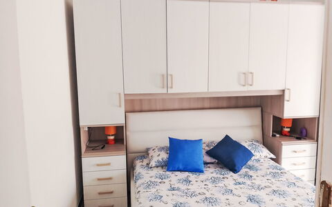 Onda Blu House: Möbel, Interior Design, Holz, Schlafzimmer, Flooring, Fussboden, Zimmer, Bett, Cabinetry, Schublade