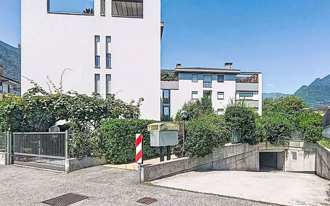 Monica: Wand, Gebäude, Fenster, Wohngebiet, Fassade, Die Architektur, Nachbarschaft, \Stadt, Wohnung, Zuhause