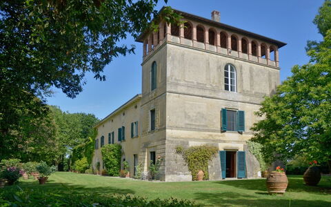 Villa Gioli: Strauch, Garten, Estate, Rasen, Landscaping, Garten, Hazienda, Villa, Villa, Hecke