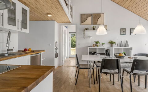 Tuva - 3.5Km from the Sea: Flooring, Möbel, Interior Design, Holz, Decke, Küche & Esszimmer Tisch, Fussboden, Küche, Light Fixture, Holzboden