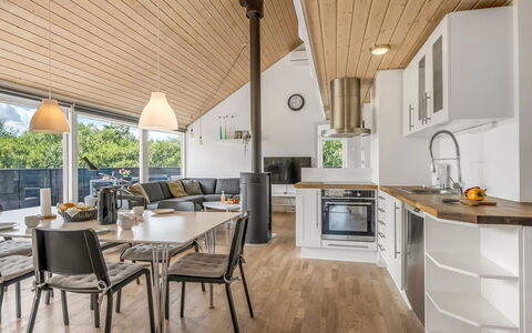 Tuva - 3.5Km from the Sea: Interior Design, Flooring, Holz, Möbel, Decke, Fussboden, Holzboden, Küche, Küche & Esszimmer Tisch, Stuhl