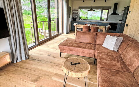 Rebelka: Flooring, Holzboden, Holz, Möbel, Fussboden, Interior Design, Couch, Wohnzimmer, Laminatboden, Hartholz