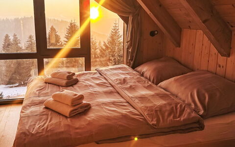 Horni Misecky 3: Interior Design, Holz, Schlafzimmer, Fussboden, Möbel, Bett, Flooring, Zimmer, Bettdecke, Beleuchtung