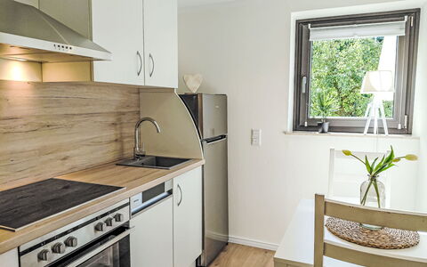 Herzwerk Schwalenberg: Küche, Küchengerät, Countertop, Interior Design, Möbel, Flooring, Major Appliance, Holz, Fussboden, Cabinetry