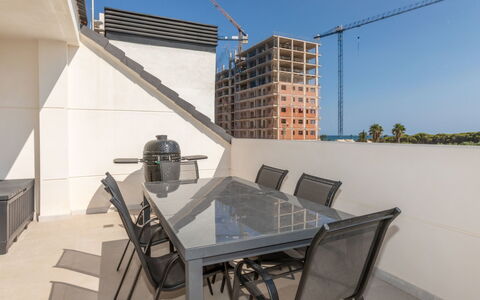 Sol Y Mar i: Fussboden, Flooring, Wohnung, Balkon, Stuhl, Design, Daylighting, Fliese, Holzboden, Penthouse
