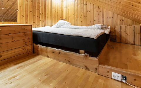 Nelostupa a: Holz, Flooring, Fussboden, Beleuchtung, Decke, Interior Design, Möbel, Holzboden, Hartholz, Zimmer