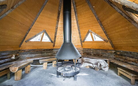 Nelostupa B: Möbel, Stuhl, Gartenmöbel, Tabelle, Holz, Tisch Im Freien, Küche & Esszimmer Tisch, Schatten, Garten, Regenschirm
