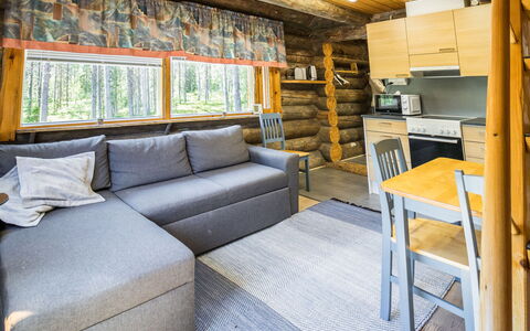 Nelostupa D: Holz, Flooring, Interior Design, Fussboden, Decke, Möbel, Couch, Zimmer, Blockhaus, Holzbeize