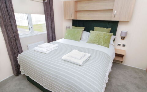 Willow'S Retreat: Interior Design, Schlafzimmer, Bett, Bedding, Bettdecke, Möbel, Flooring, Linens, Fussboden, Bettrahmen