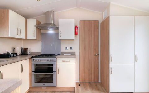 Willow'S Retreat: Interior Design, Küche, Major Appliance, Countertop, Sinken, Möbel, Cabinetry, Zuhause, Küchengerät, Fussboden