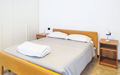 Fontanella Mountain Home: Bett, Möbel, Schlafzimmer, Interior Design, Holz, Fussboden, Bettdecke, Flooring, Bedding, Zimmer